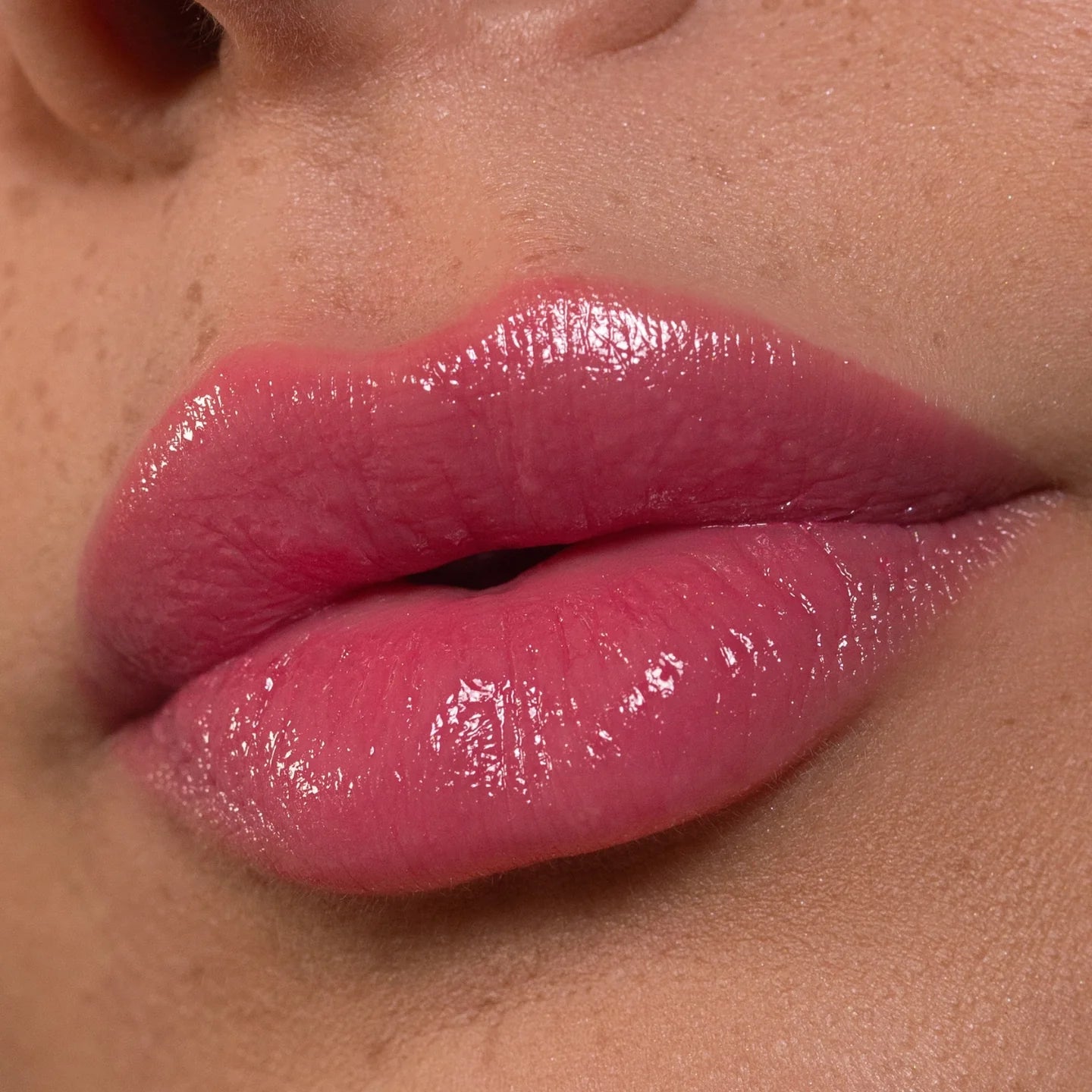 ULTRA RICH SHEER LIPSTICK - ROSSETTO LUMINOSO IDRATANTE numero 184